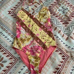 Women’s sandflower floral one piece swimsuit size small